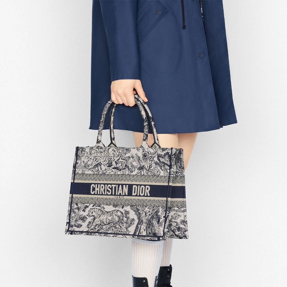 【未使用品】Christian Dior クリスチャンディオール ブックトート ミディアム M1296ZTDT_M808 トワル ドゥ ジュイ エンブロイダリー キャンバス ネイビー レディース メンズ トートバッグ ハンドバッグ